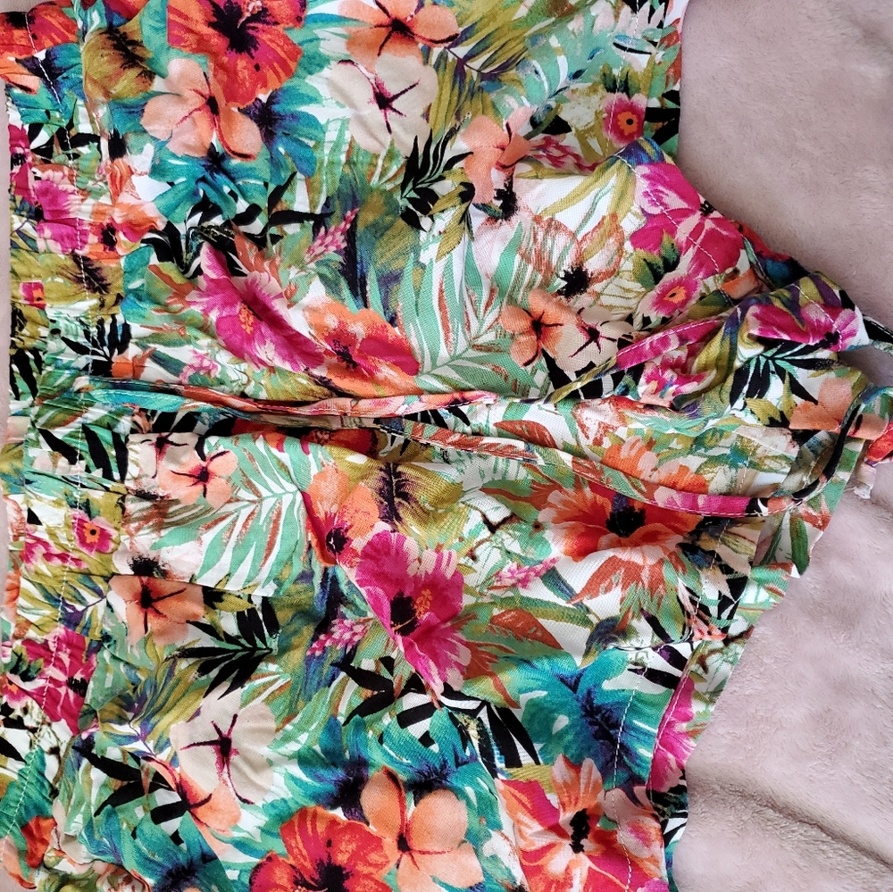 Flower pattern shorts